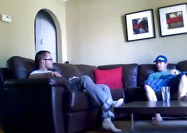Swell80 - hidden cam bi curious guy in mutual jerk and suck